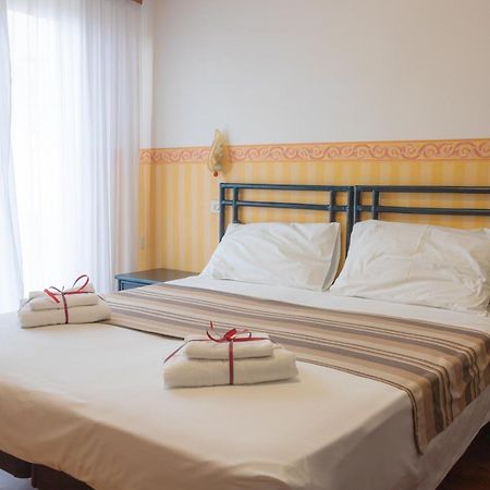 Hotel Consul - Family Hotel Riccione Eksteriør billede