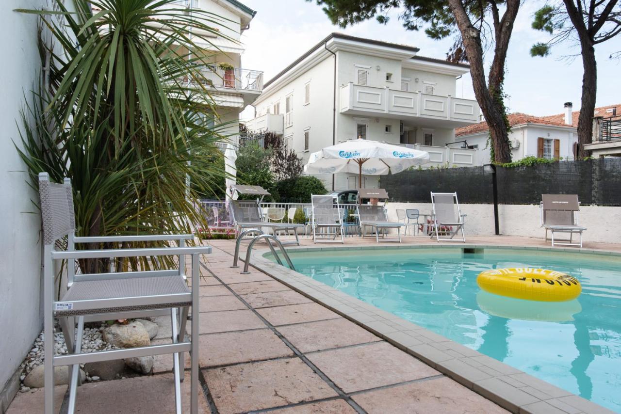 Hotel Consul - Family Hotel Riccione Eksteriør billede