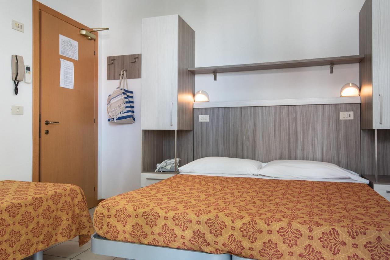 Hotel Consul - Family Hotel Riccione Eksteriør billede