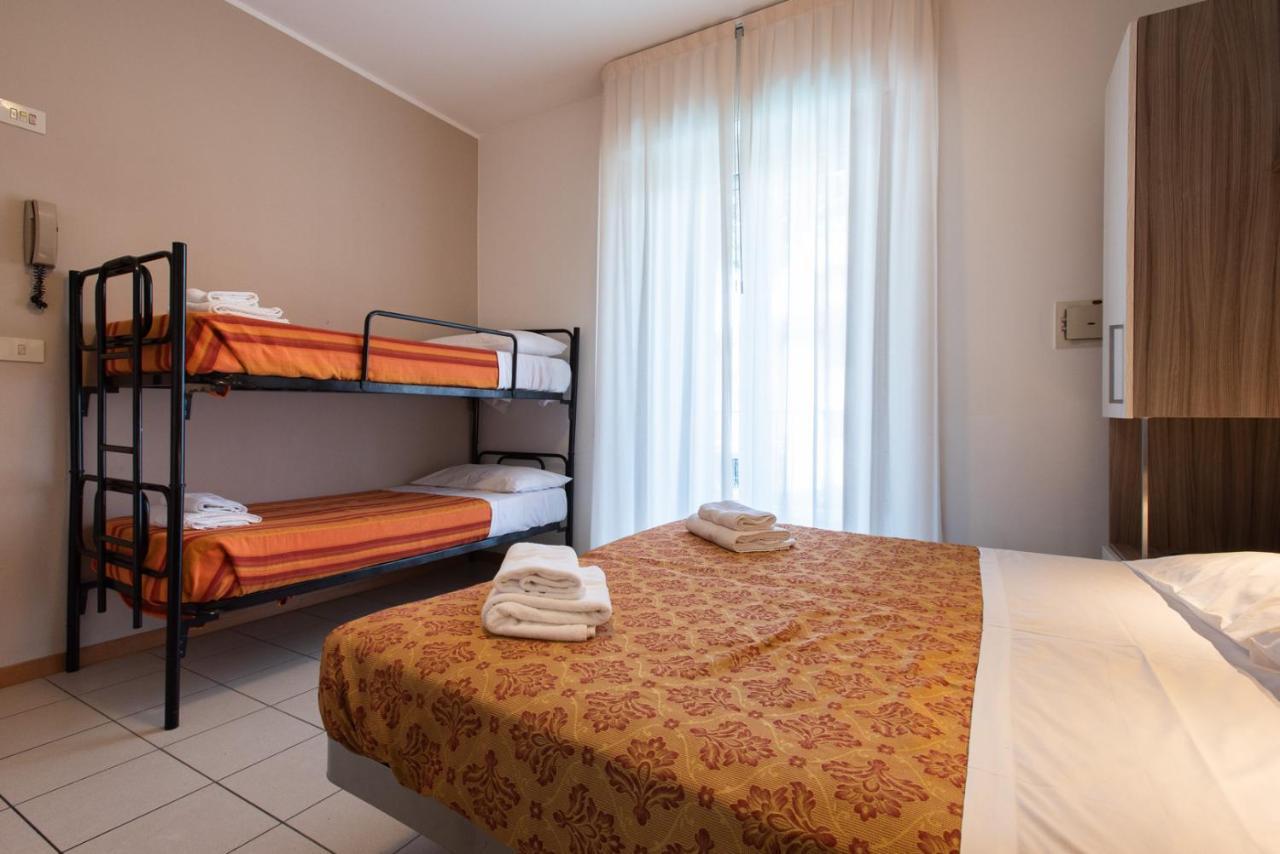 Hotel Consul - Family Hotel Riccione Eksteriør billede