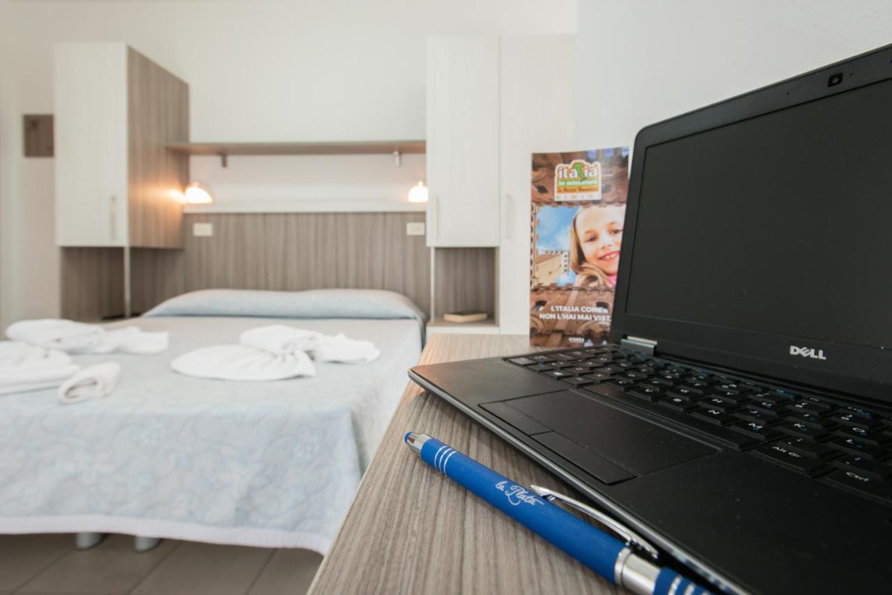 Hotel Consul - Family Hotel Riccione Eksteriør billede