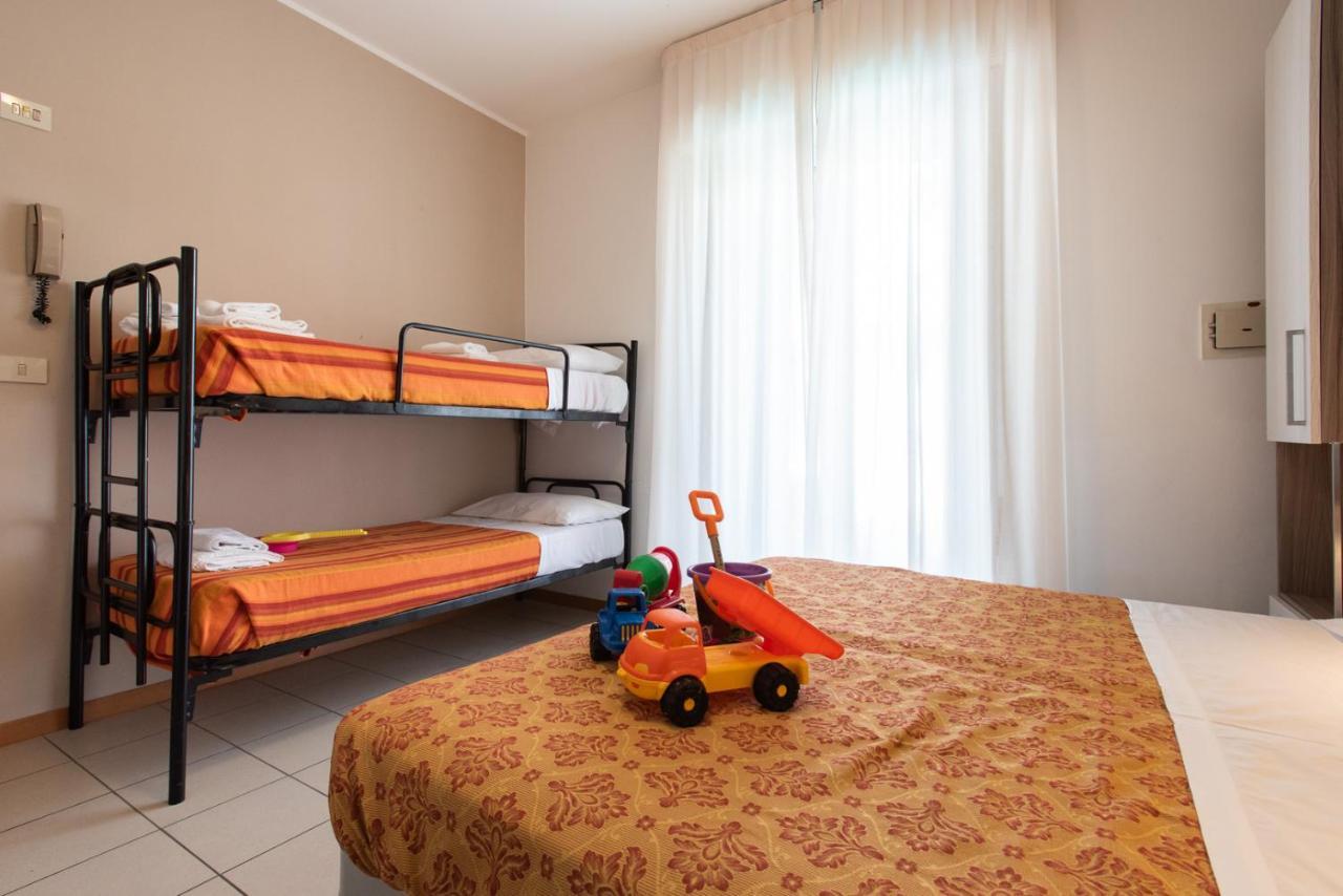 Hotel Consul - Family Hotel Riccione Eksteriør billede