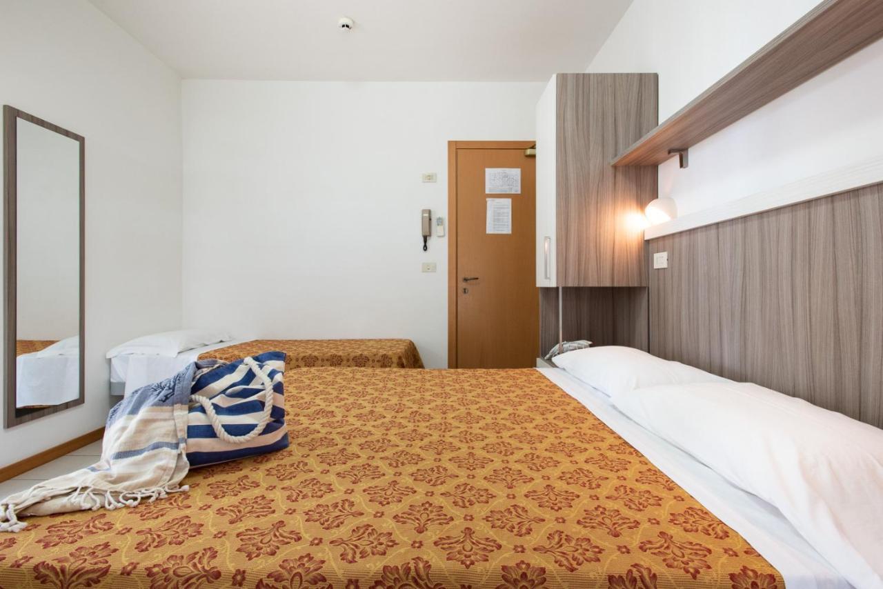 Hotel Consul - Family Hotel Riccione Eksteriør billede