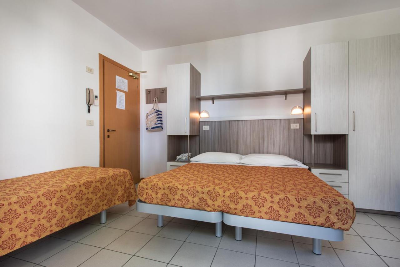 Hotel Consul - Family Hotel Riccione Eksteriør billede