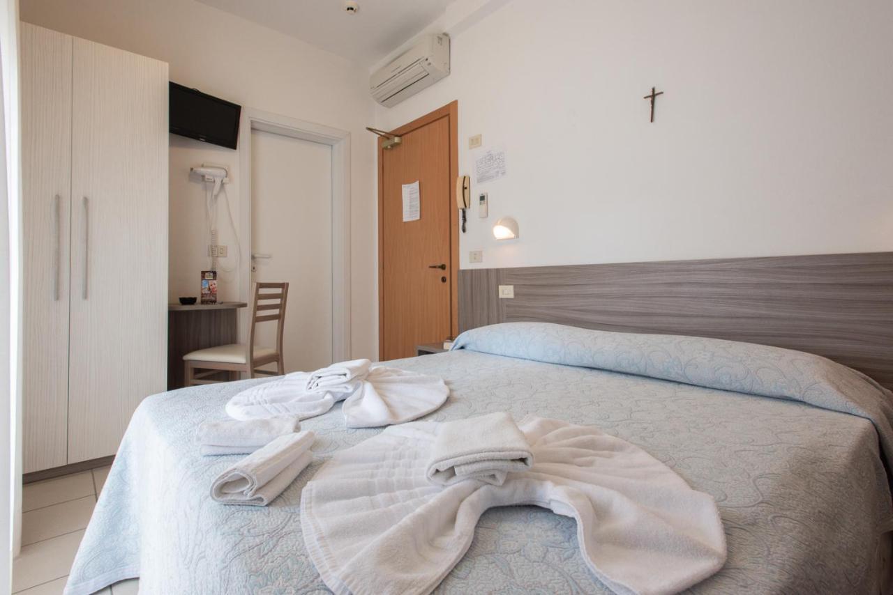 Hotel Consul - Family Hotel Riccione Eksteriør billede