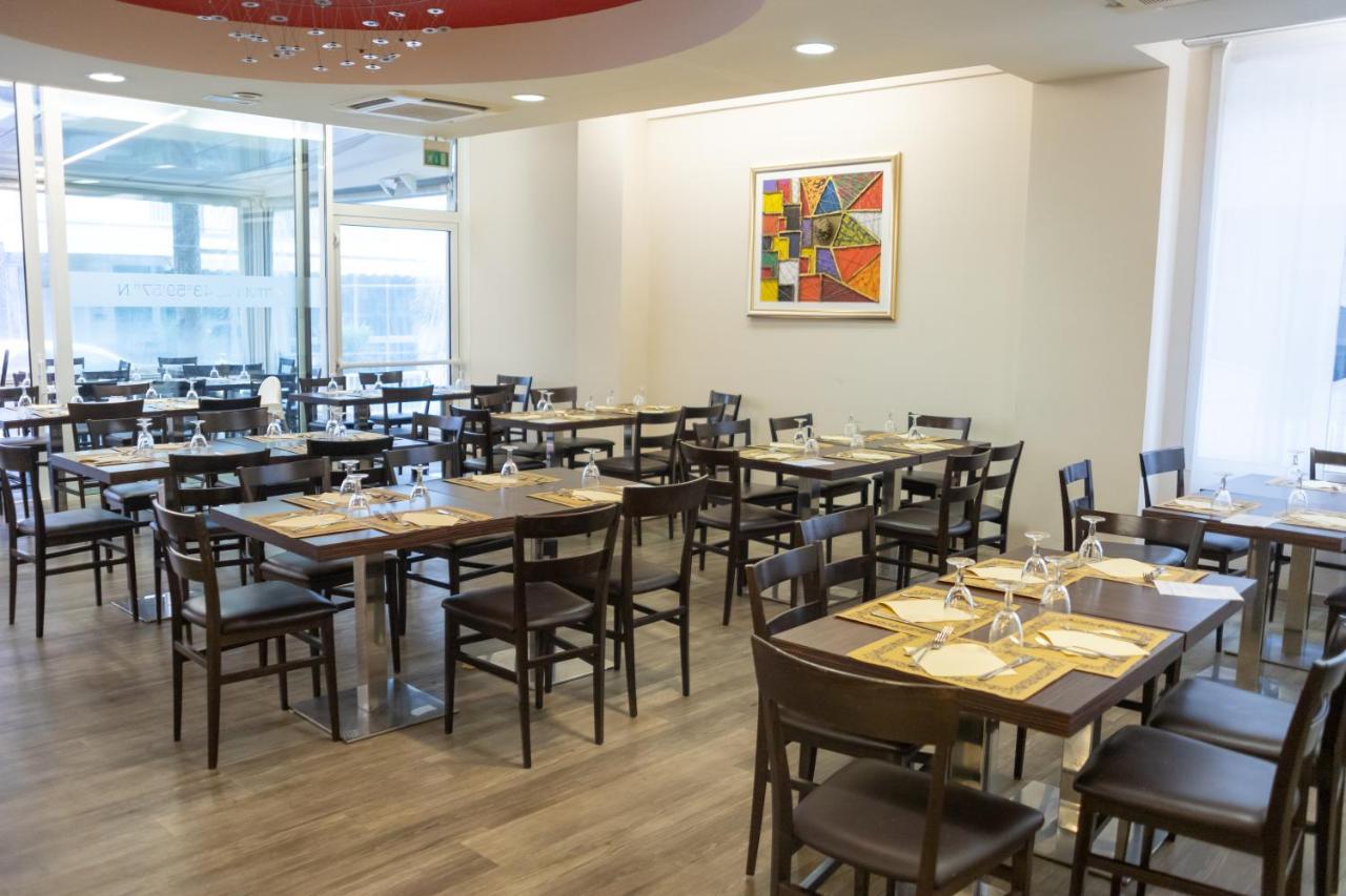 Hotel Consul - Family Hotel Riccione Eksteriør billede