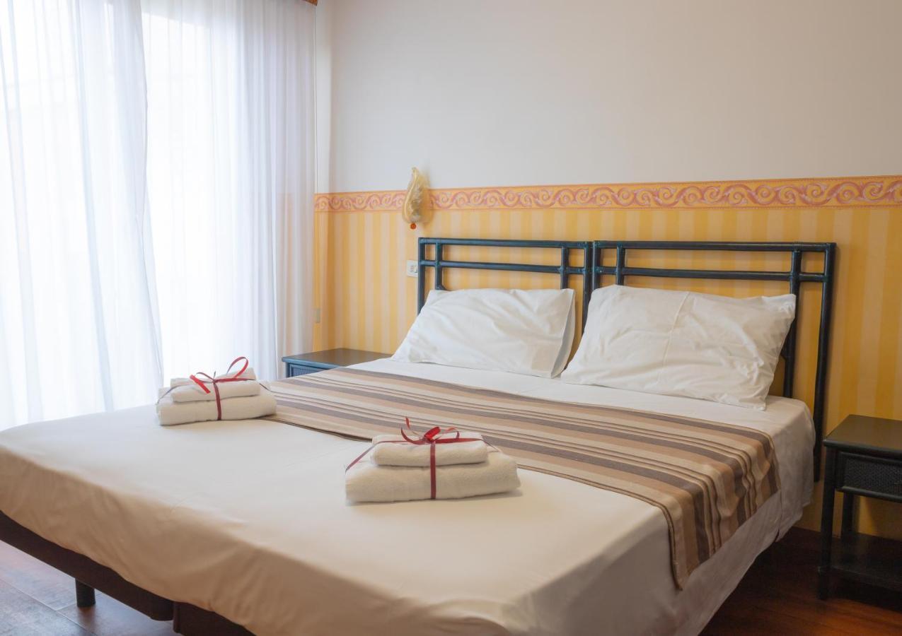 Hotel Consul - Family Hotel Riccione Eksteriør billede