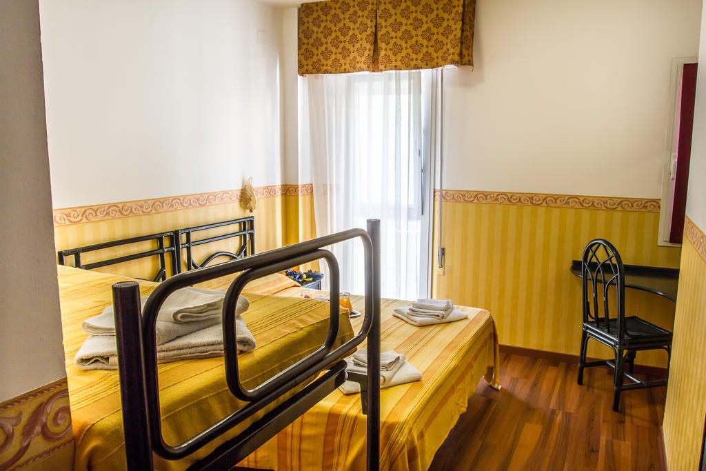 Hotel Consul - Family Hotel Riccione Værelse billede