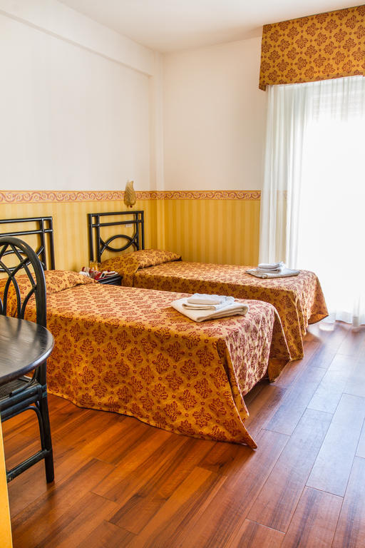 Hotel Consul - Family Hotel Riccione Værelse billede