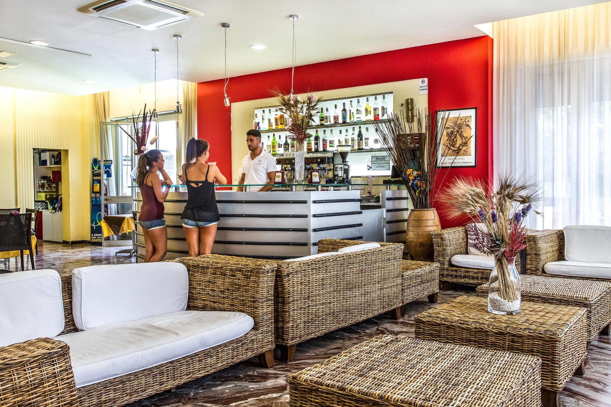Hotel Consul - Family Hotel Riccione Eksteriør billede