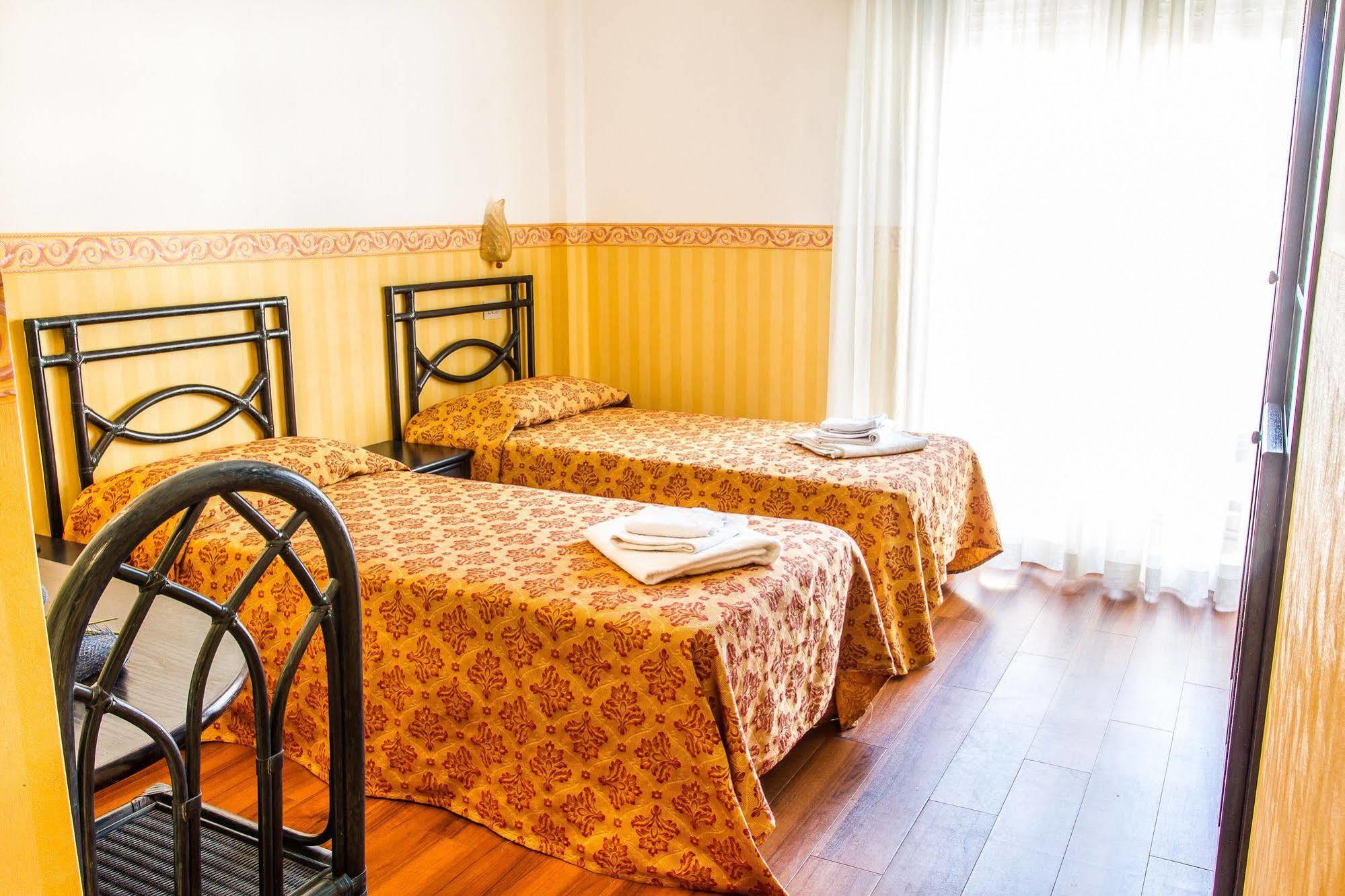 Hotel Consul - Family Hotel Riccione Eksteriør billede